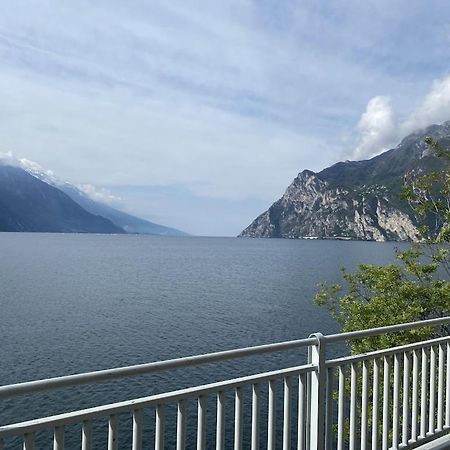Casa Filippo Large 3 Room Apartment, Close To The Beach, Free Wifi Internet Riva del Garda Bagian luar foto