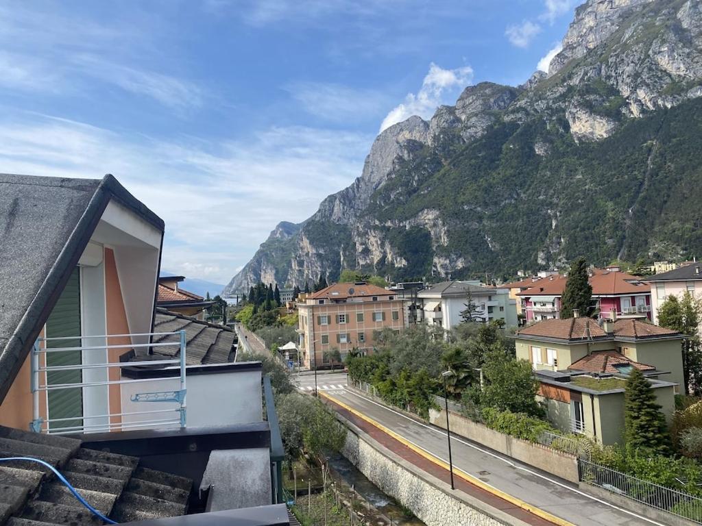 Casa Filippo Large 3 Room Apartment, Close To The Beach, Free Wifi Internet Riva del Garda Bagian luar foto