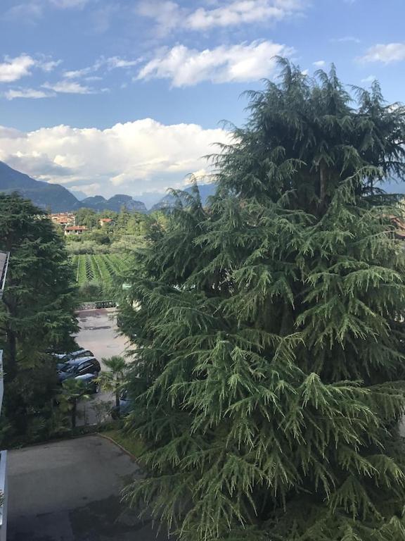 Casa Filippo Large 3 Room Apartment, Close To The Beach, Free Wifi Internet Riva del Garda Bagian luar foto